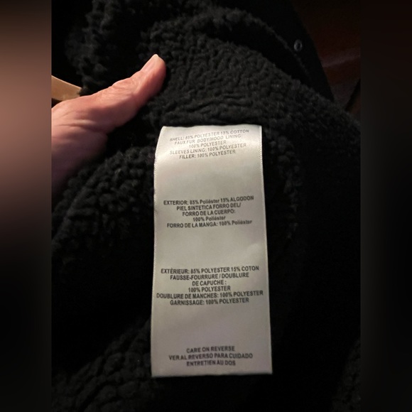 COPY - LEVI’S Sherpa lined mid-length black women’s hooded jacket. EUC - Picture 13 of 14